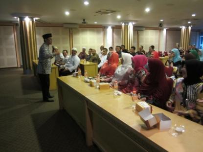  21 Maret 2015, BMT Beringharjo mempersembahkan acara untuk Anggota Bering Famili, Makan siang bersama Ustadz Wijayanto. 
