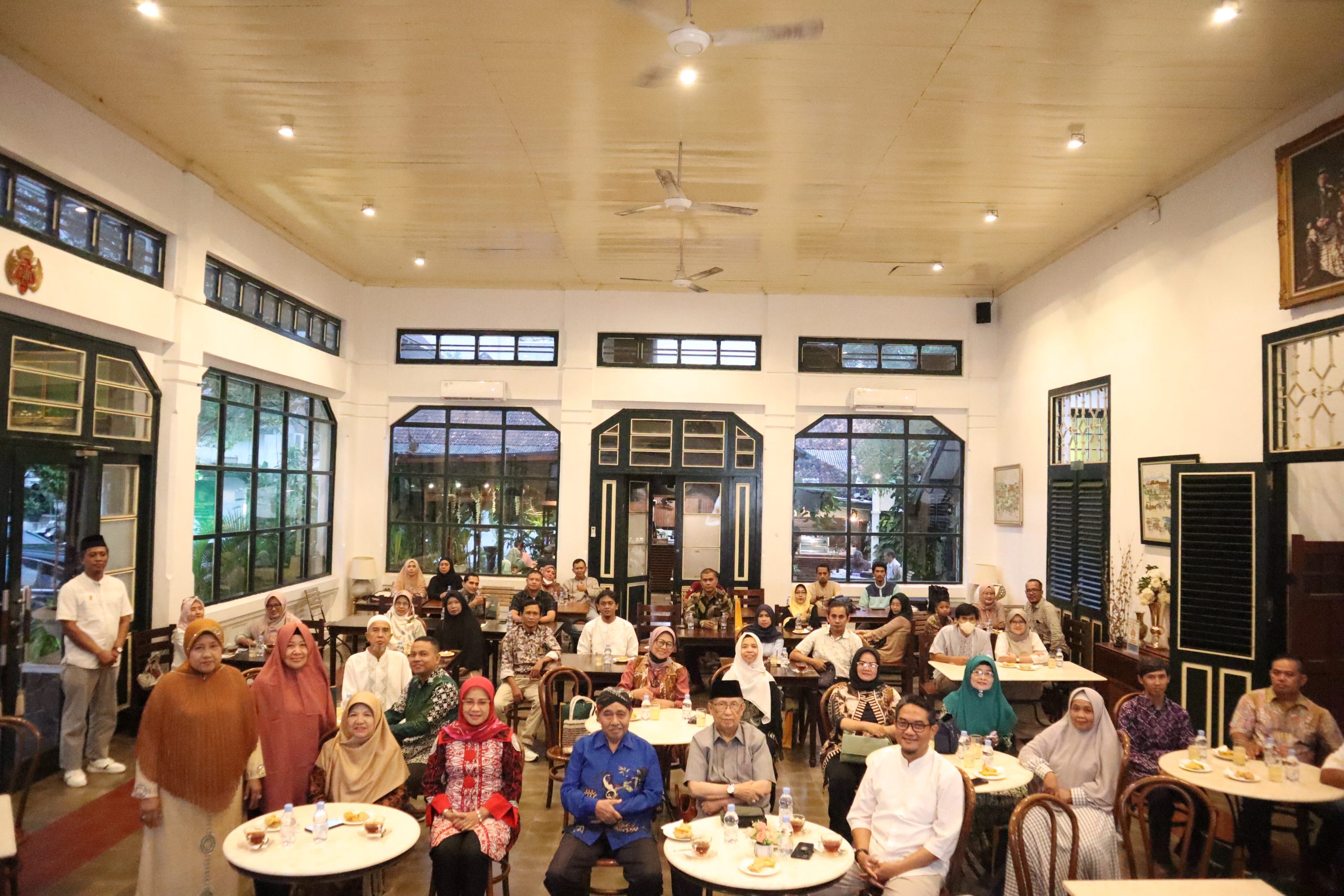 RAYAKAN RAMADHAN, BMT BERINGHARJO ADAKAN BUKA BERSAMA ANGGOTA PRIORITAS