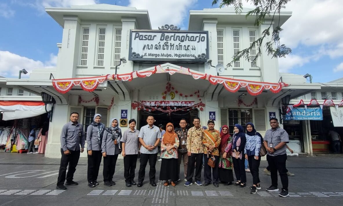 MURSIDA RAMBE : BERMULA PENGGERAK KOPERASI UTAMA LANJUT SATYA LENCANA
