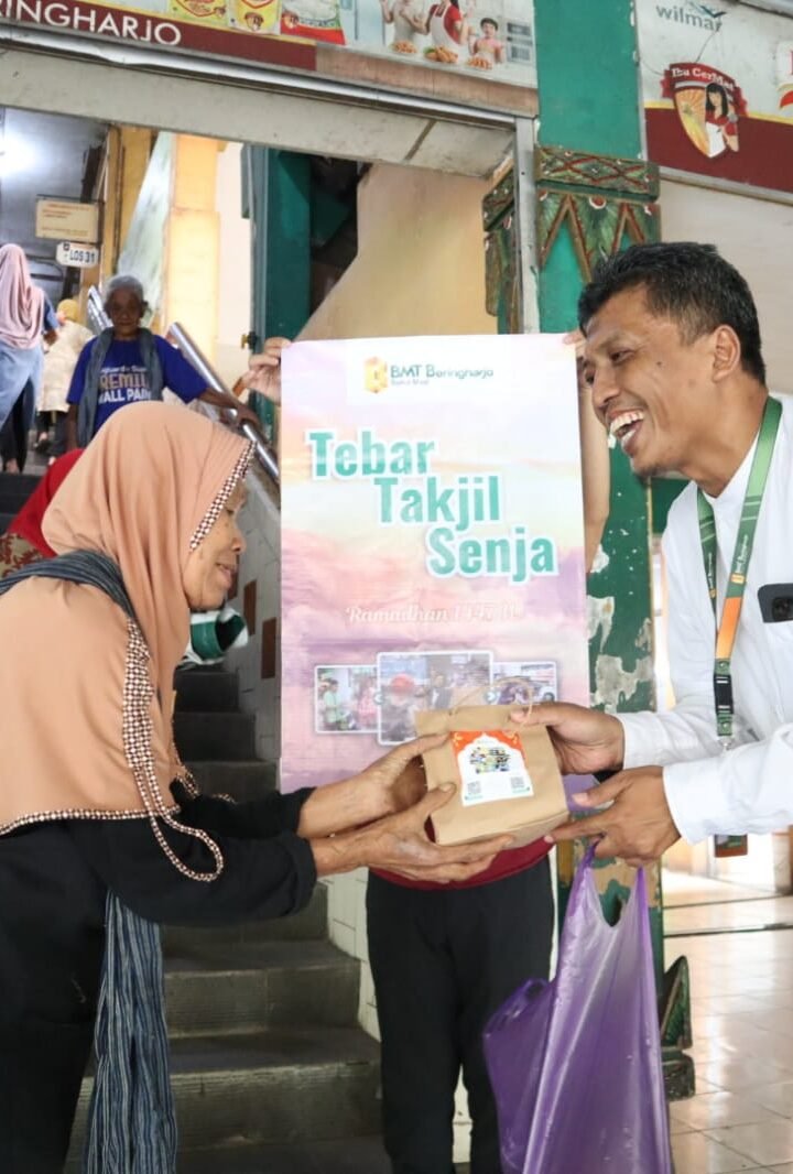 Baitul Maal BMT Beringharjo Bagikan 1.447 Paket Takjil  di Tiga Kota