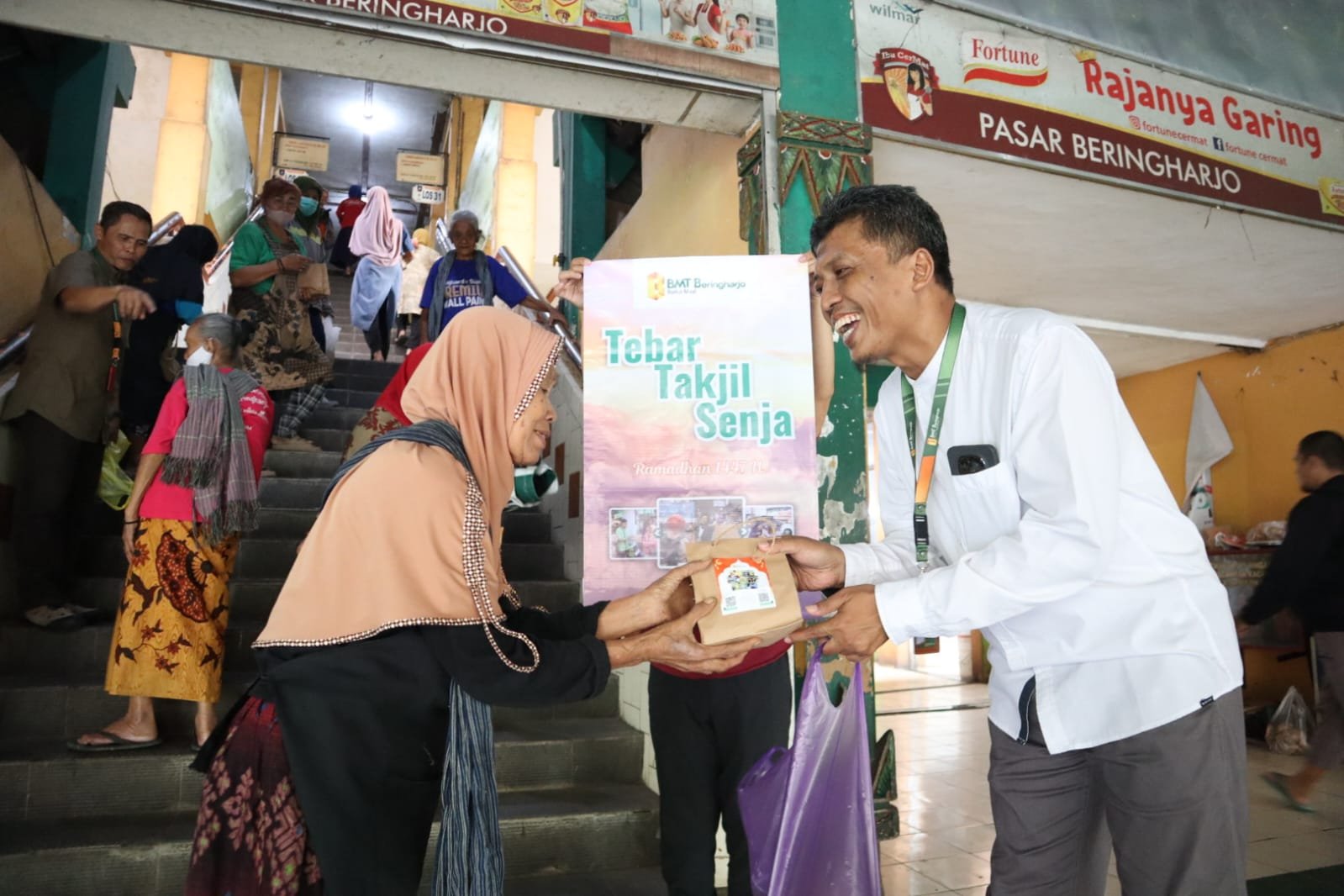 Baitul Maal BMT Beringharjo Bagikan 1.447 Paket Takjil  di Tiga Kota
